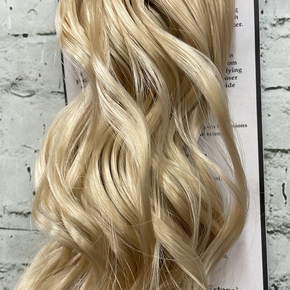 Estetica clip n go 18” voluminous wavy extensions #613 🆕 - Picture 3 of 4